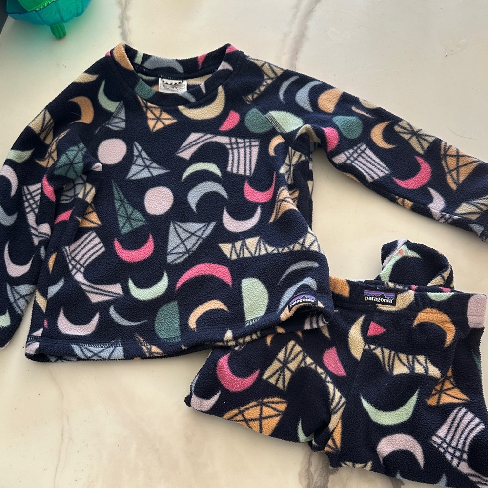 Patagonia Geometric Kids fleece layer